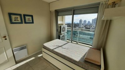 DEPARTAMENTO DE 2 DORMITORIOS EN PISO ALTO DE MUY BUEN EDIFICIO - PMI213016A