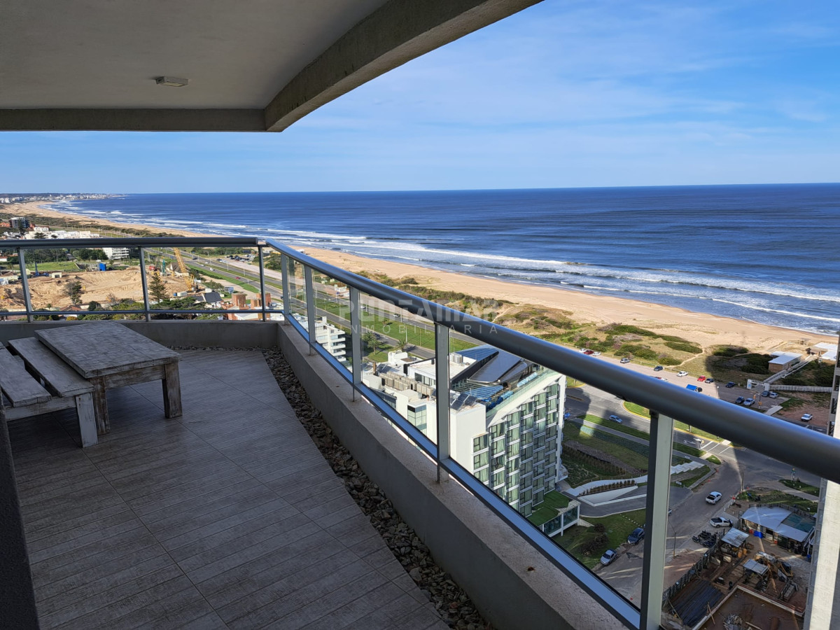 APARTAMENTO EN EDIFICIO DE CATEGORIA CON VISTA AL MAR - PMI212796A