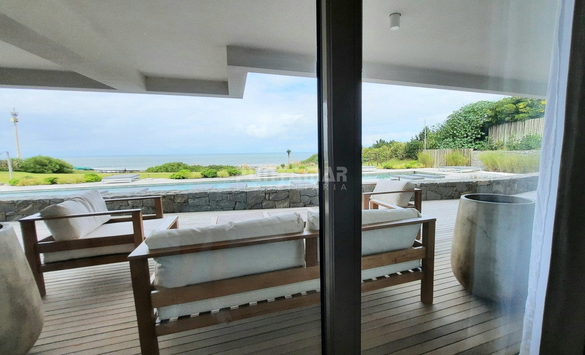 EXCLUSIVO DEPARTAMENTO CON ACCESO DIRECTO A PLAYA BIKINI, MANANTIALES - PMI212836A