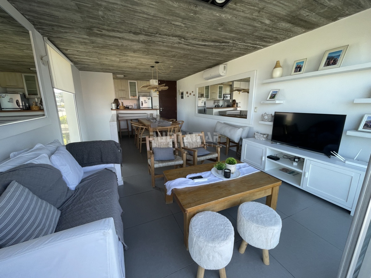 VENTA APARTAMENTO DE 3 DORMITORIOS A PASOS DE MONTOYA , 3 NIVELES, CON INCREIBLES VISTAS AL MAR  - PMI212752A