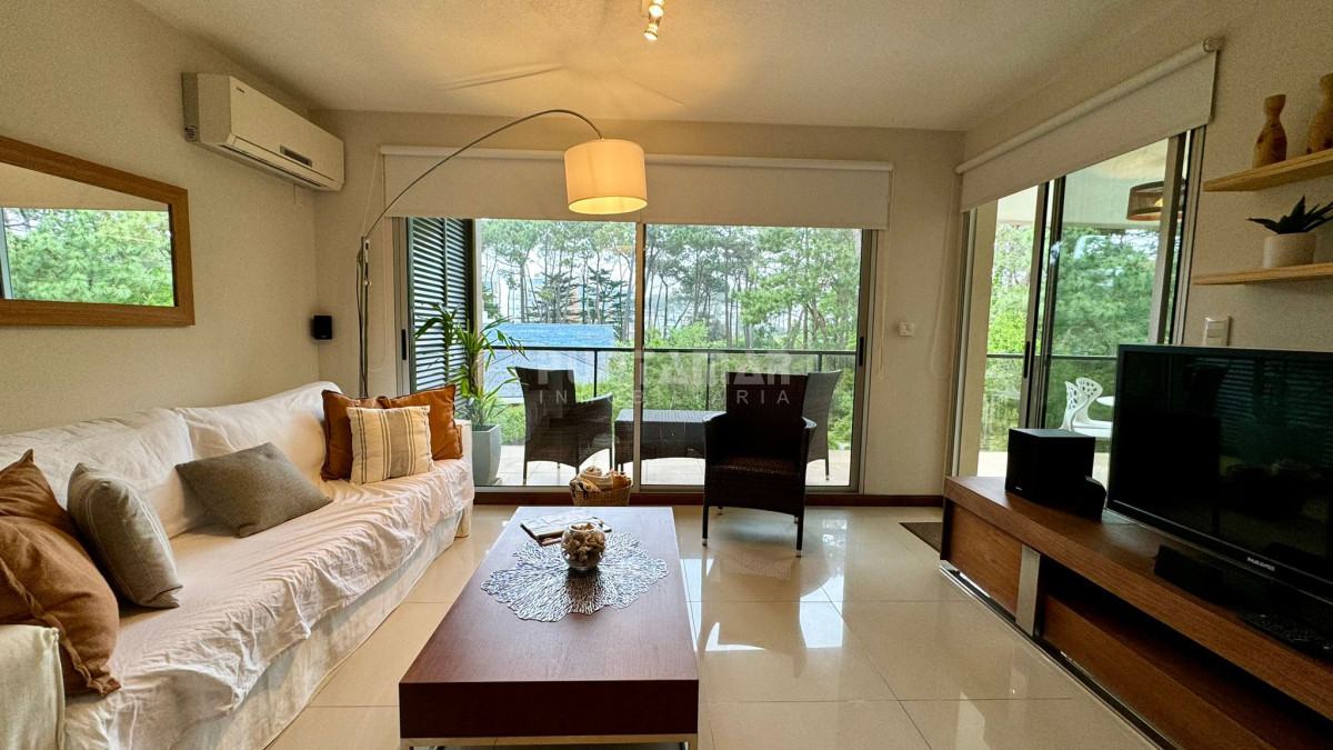 HERMOSO PENTHOUSE 2 DORMITORIOS CON JACUZZI A 100 MTS DE PLAYA BRAVA - PMI213438A