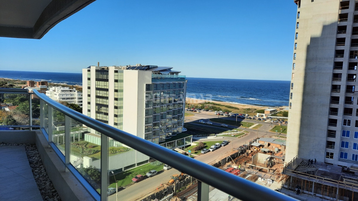 DEPARTAMENTO DE 3 DORMITORIOS EN LA BRAVA EN EDIFICIO DE CATEGORIA - PMI212207A