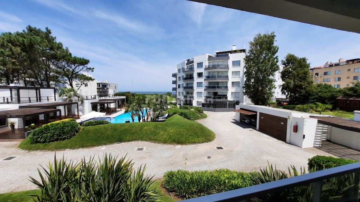 DEPARTAMENTO DE 3 DORMITORIOS CON VISTA AL MAR  - PMI212986A