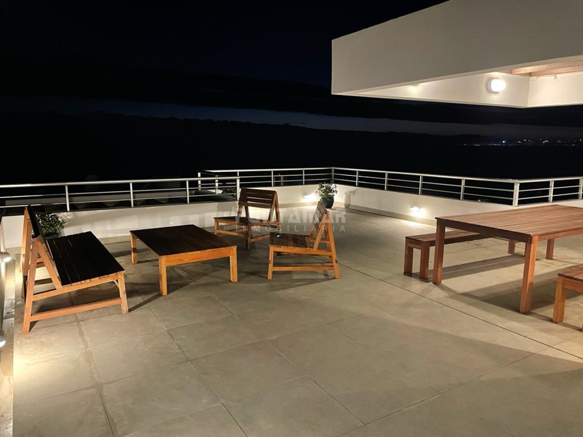 ESPECTACULAR PENTHOUSE A 50 METROS DEL MAR EN LA BARRA - PMI213676A