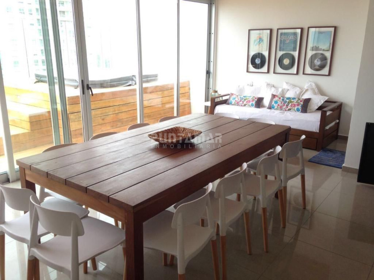 Apartamento ID.212766 - EXCLUSIVO DEPARTAMENTO DE 2 DORMITORIOS CON TERRAZA, PARRILLERO Y JACUZZI PROPIOS