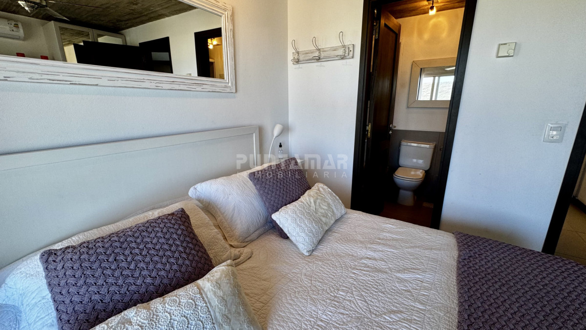 Apartamento ID.213853 - ALQUILER HERMOSO TRIPLEX CON VISTA AL MAR EN LA BARRA