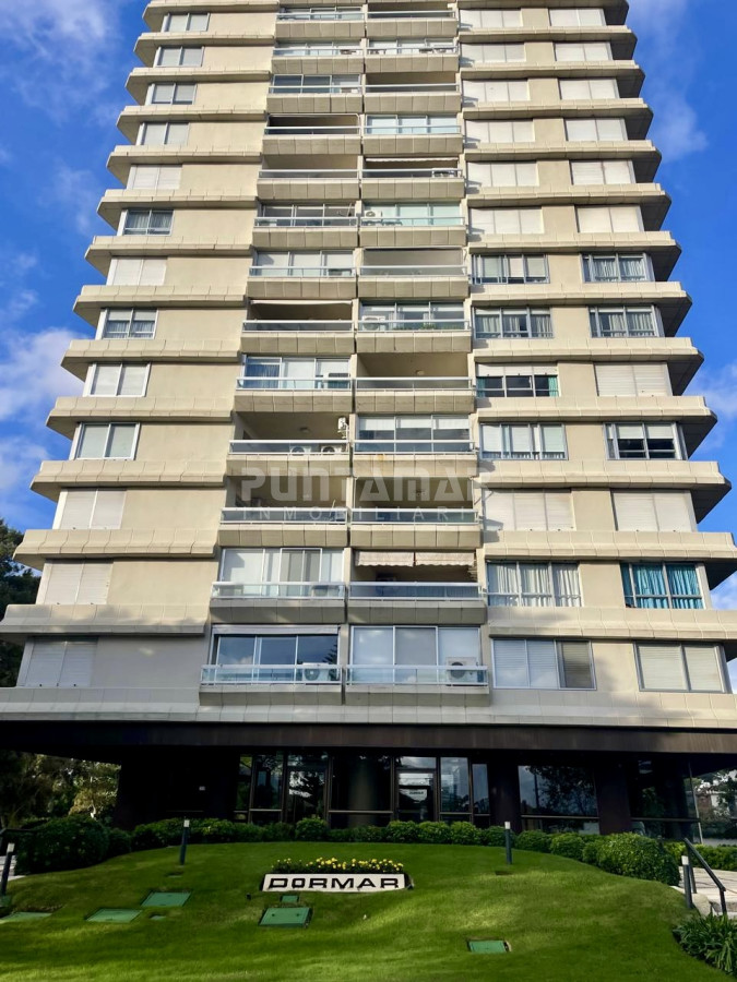 Apartamento ID.213655 - ALQUILER ANUAL DE APARTAMENTO DE 4 DORMITORIOS. PUNTA DEL ESTE