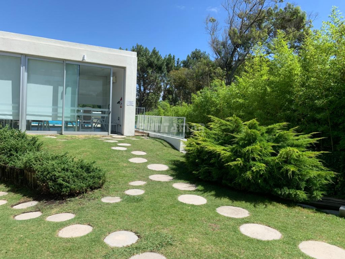 Apartamento ID.211839 - APARTAMENTO EN PUNTA BALLENA, CERCA DE PLAYA PORTEZUELO, VISTA Y ATARDECERES INCREIBLES..!!!