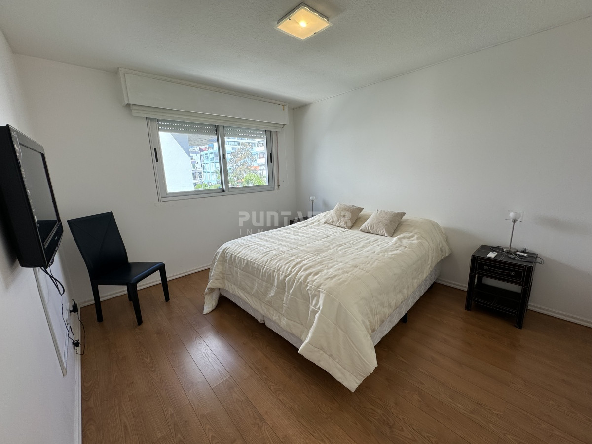 Apartamento ID.1351 - Reciclado en venta, vista al puerto