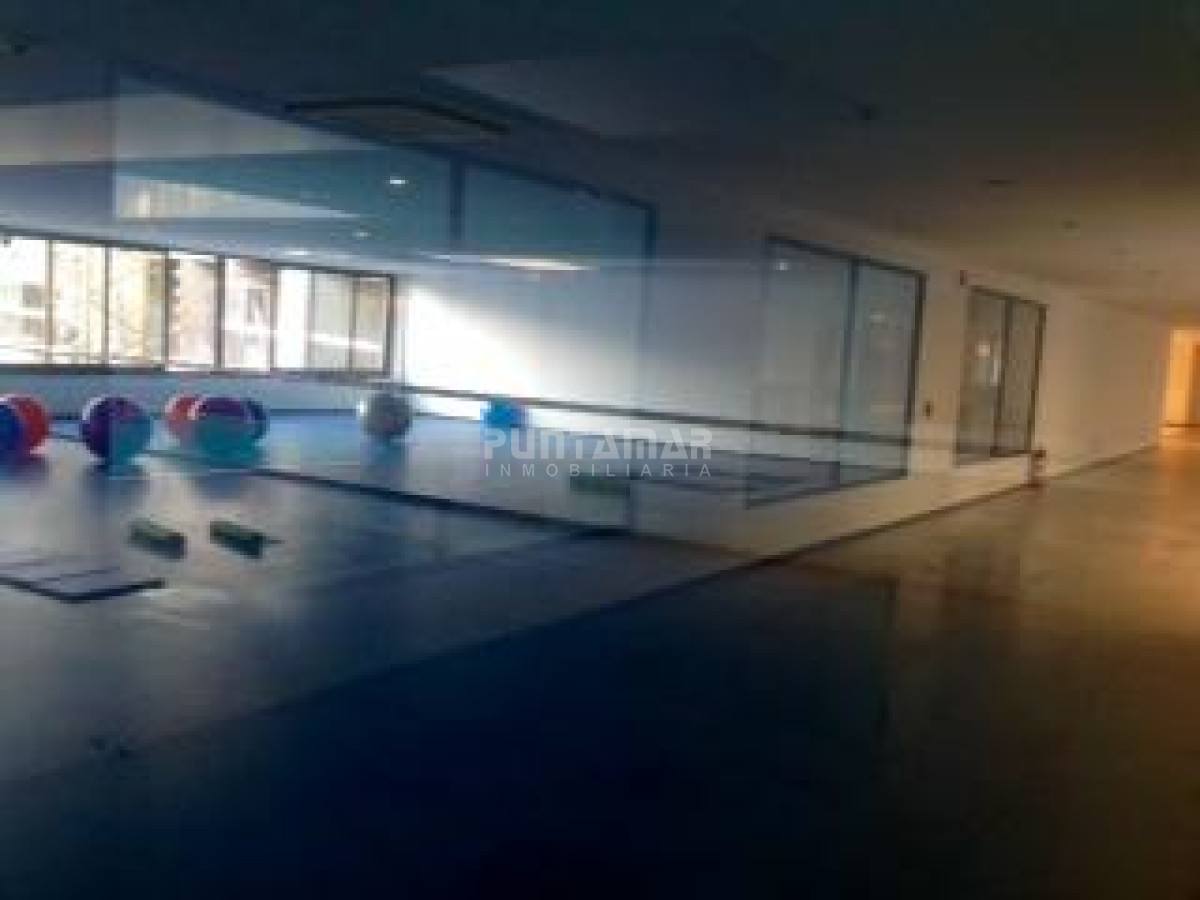 Apartamento ID.213390 - DEPARTAMENTO DE 4 DORMITORIOS EN ZONA ROOSEVELT 