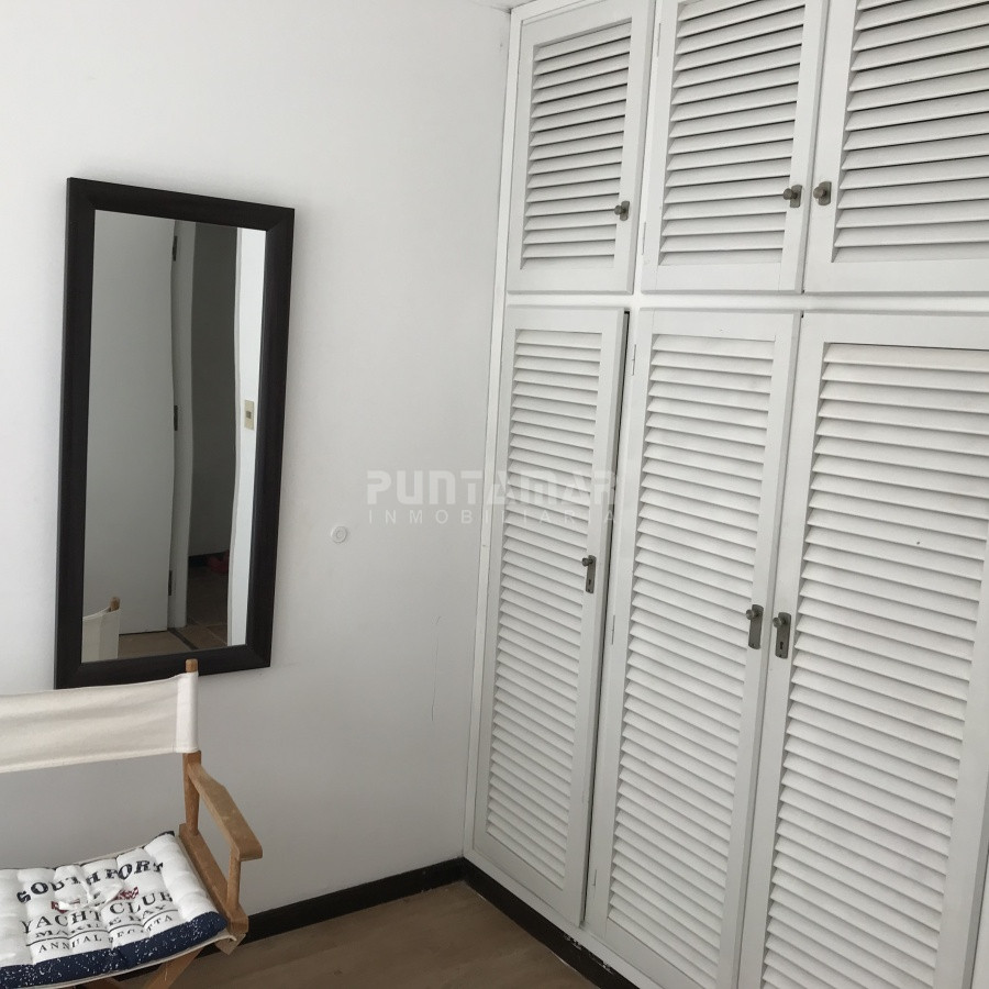 Apartamento ID.1032 - ALQUILER INVERNAL Y TEMPORADA DE VERANO, FRENTE AL PUERTO DE PUNTA DEL ESTE, CON HERMOSA VISTA AL MAR 