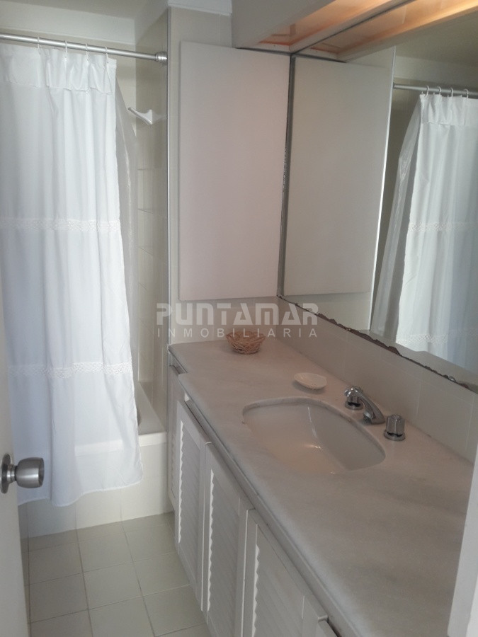 Apartamento ID.211935 - CONFORTABLE APARTAMENTO DE 2 DORMITORIOS UNO EN SUITE , TORRE CON SERVICIOS Y GARAGE