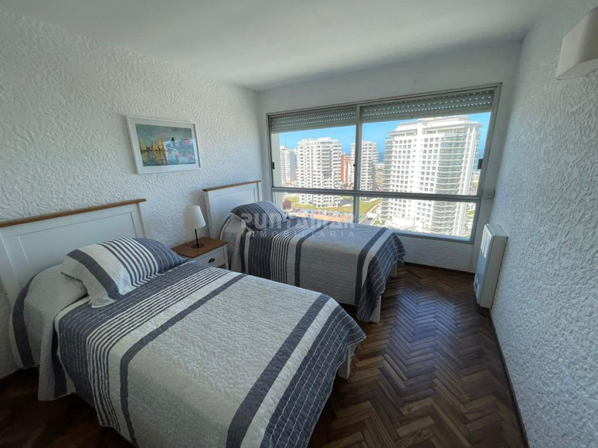 Apartamento ID.212832 - Malecon esquinero en alquiler