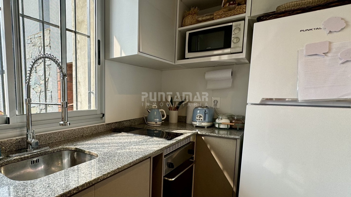 Apartamento ID.213400 - TRIPLEX RECICLADO DE 3 DORMITORIOS A METROS DEL MAR EN LA BARRA - MONTOYA