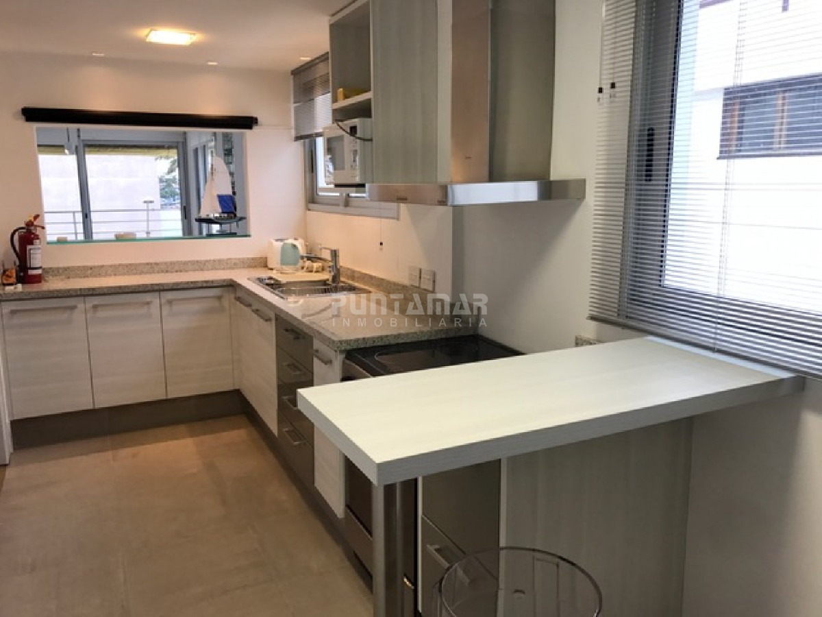 Apartamento ID.1351 - Reciclado en venta, vista al puerto