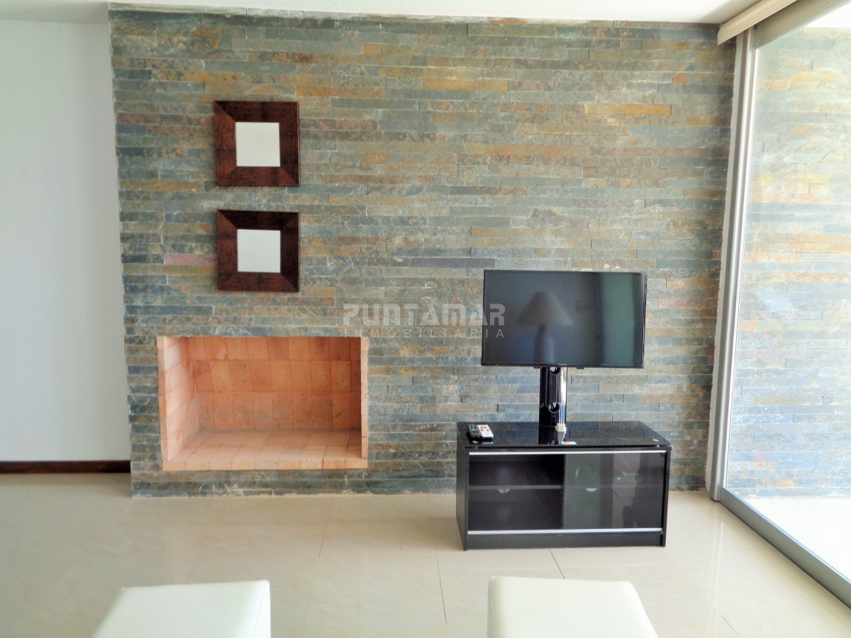 Apartamento ID.211840 - DIVINO APARTAMENTO UBICADO EN PLANTA BAJA CON TERRAZA AL PARQUE , PARRILLERO PROPIO Y  VISTA PANORAMICA HACIA LA PLAYA Y PUESTA DE SOL.