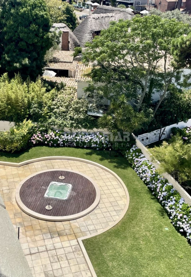 Apartamento ID.213655 - ALQUILER ANUAL DE APARTAMENTO DE 4 DORMITORIOS. PUNTA DEL ESTE