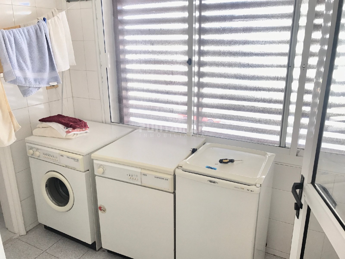 Apartamento ID.210198 - Muy bueno y amplio. Frente al puerto