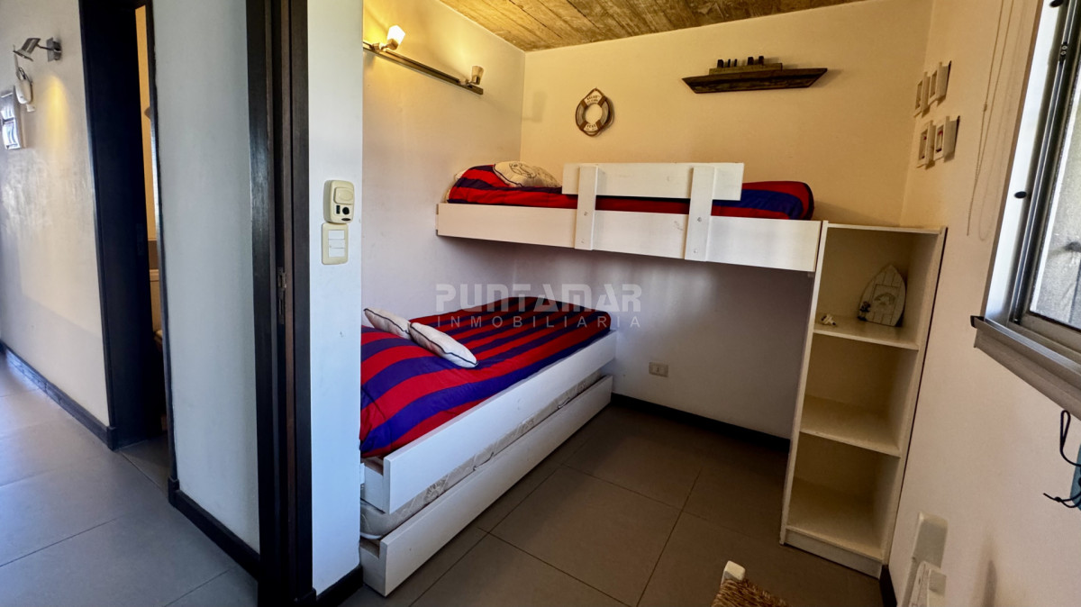 Apartamento ID.213853 - ALQUILER HERMOSO TRIPLEX CON VISTA AL MAR EN LA BARRA