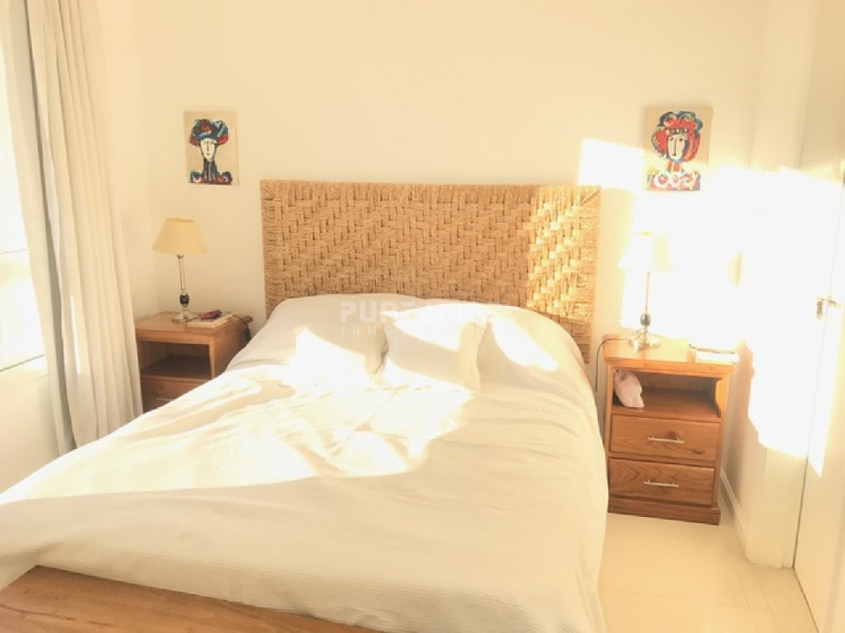 Apartamento ID.7070 - Departamento 2 dormitorios en alquiler. Balcón y garage. Amenities, Piso alto con balcón y vista. Piscina