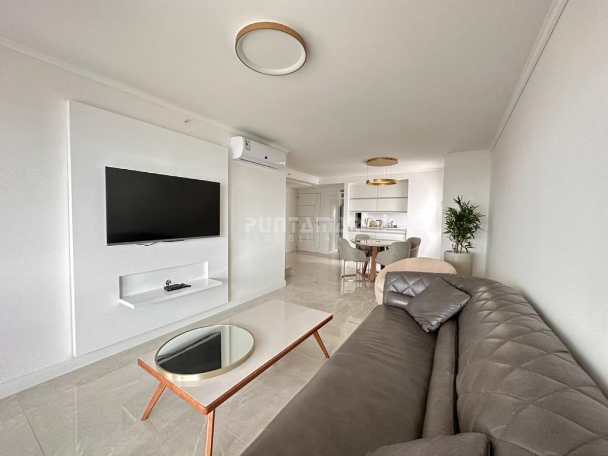 Apartamento ID.213175 - ALQUILER ESPECTACULAR PENTHOUSE EN TORRE DE CATEGORÍA EN PUNTA DEL ESTE 