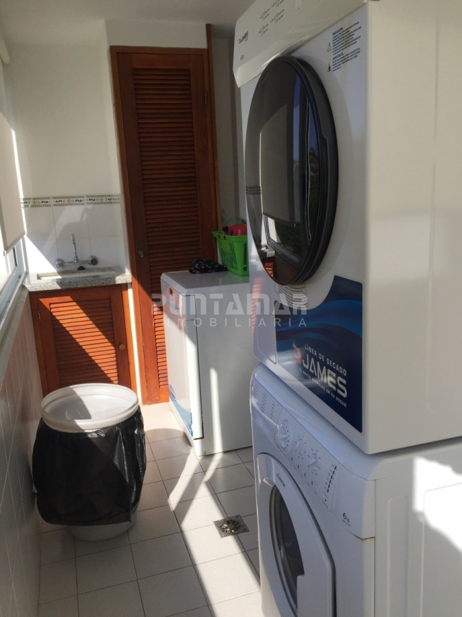 Apartamento ID.212236 - VENTA DE APARTAMENTO FRENTE AL MAR EN SAN RAFAEL  3 DORMITORIOS MAS DEPENDENCIA