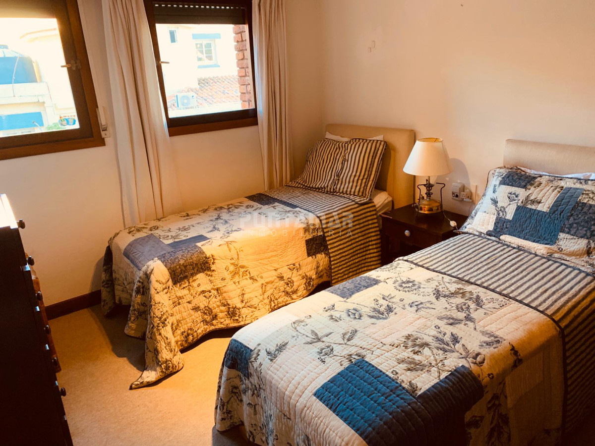Apartamento ID.213406 - Departamento frente al mar en playa mansa, Peninsula