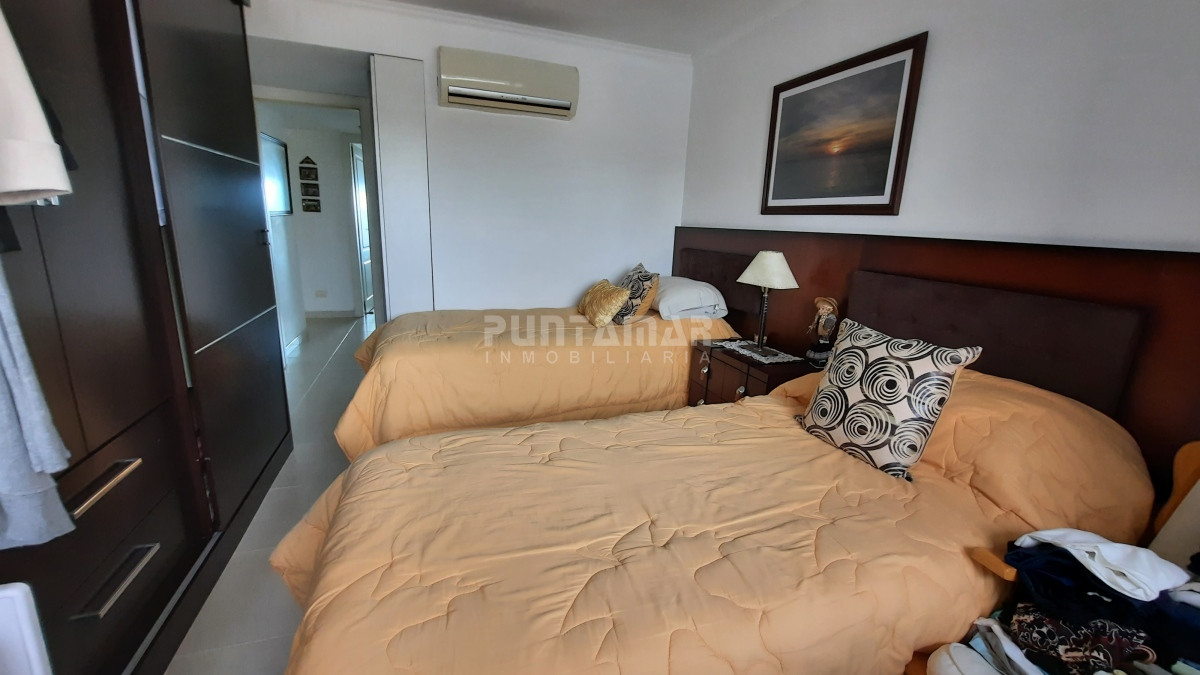 Apartamento ID.211635 - DEPARTAMENTO CON EXCELENTE VISTA A PLAYA MANSA 