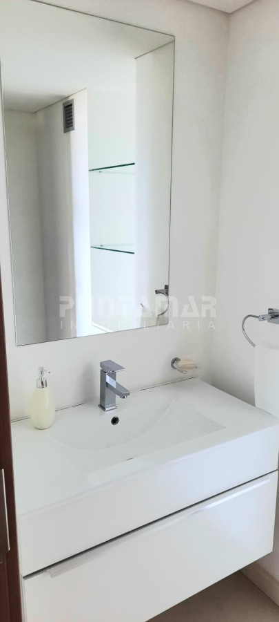 Apartamento ID.212418 - EXCELENTE APARTAMENTO EN EDIFICIO LOOK BRAVA, 3 DORMITORIOS, 1 EN SUITE, BALCON TERRAZA CON PARRILLERO,GARAGE 