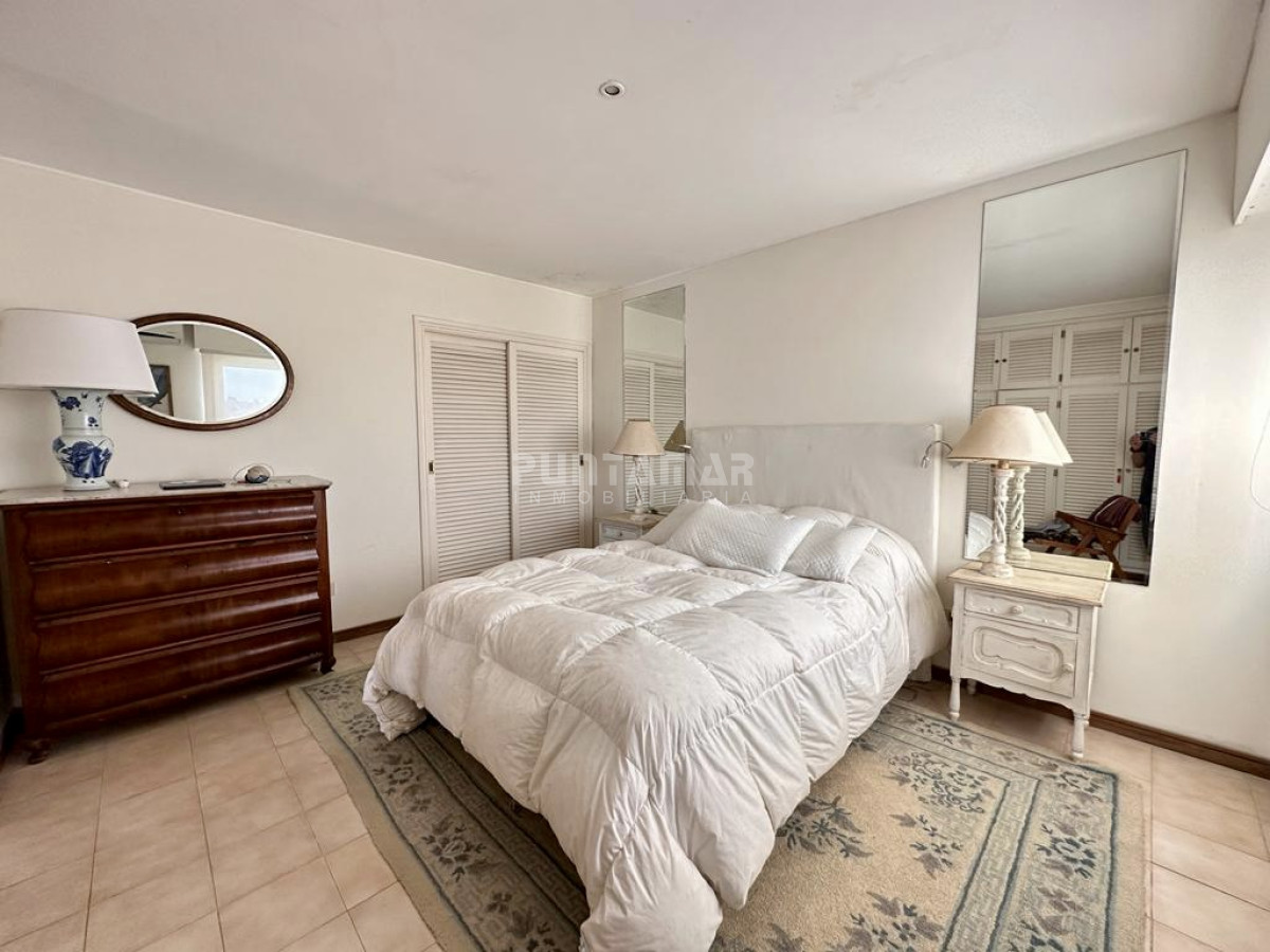 Apartamento ID.213127 - FRENTE AL PUERTO DE PUNTA DEL ESTE, DEPARTAMENTO PENTHOUSE DUPLEX EN ALQUILER