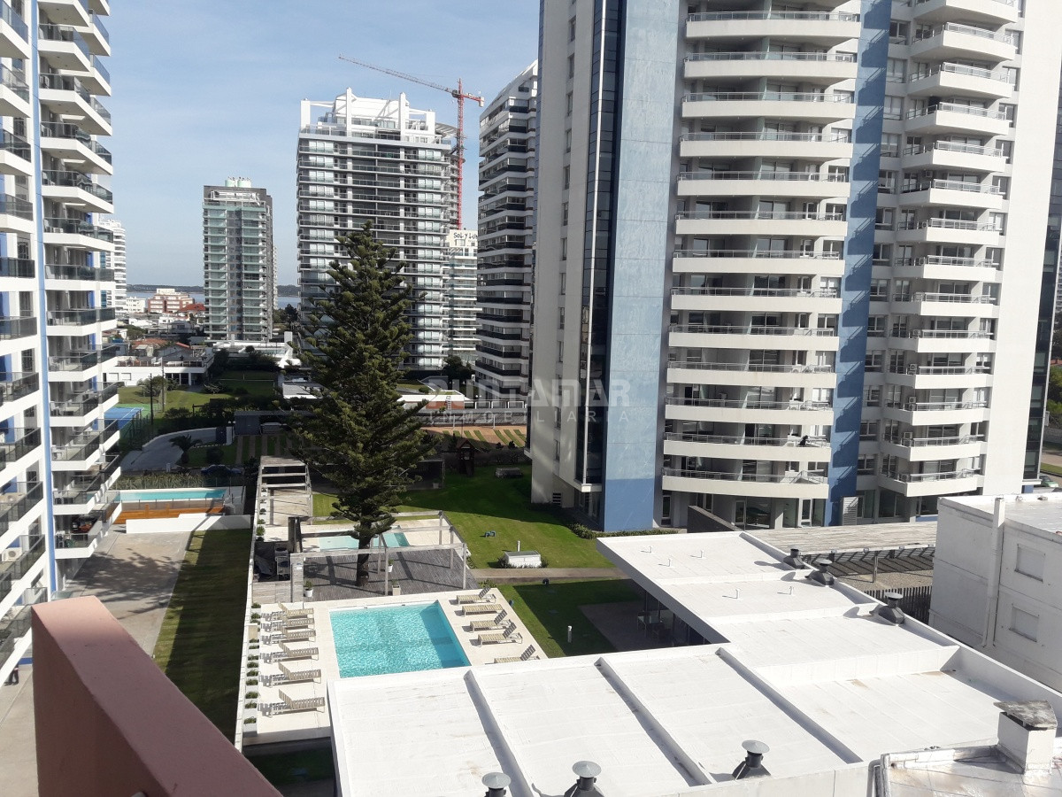 Apartamento ID.211857 - EDIFICIO CON AMENITIS A PASOS DE PLAYA BRAVA , DOS DORMITORIOS Y DEPENDENCIA DE SERVICIO.