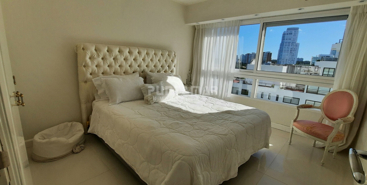 Apartamento ID.213312 - IMPORTANTE DEPARTAMENTO DE 3 DORMITORIOS EN PRIMERA LINEA DE LA MANSA 