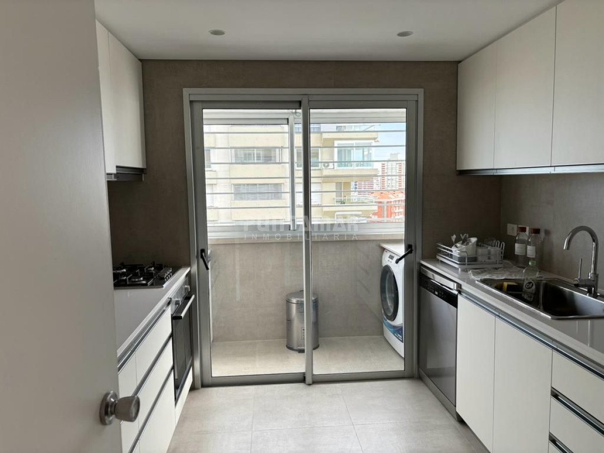 Apartamento ID.212832 - Malecon esquinero en alquiler