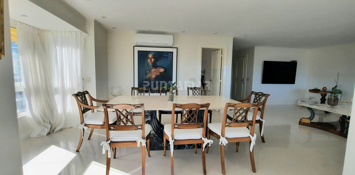 Apartamento ID.213312 - IMPORTANTE DEPARTAMENTO DE 3 DORMITORIOS EN PRIMERA LINEA DE LA MANSA 