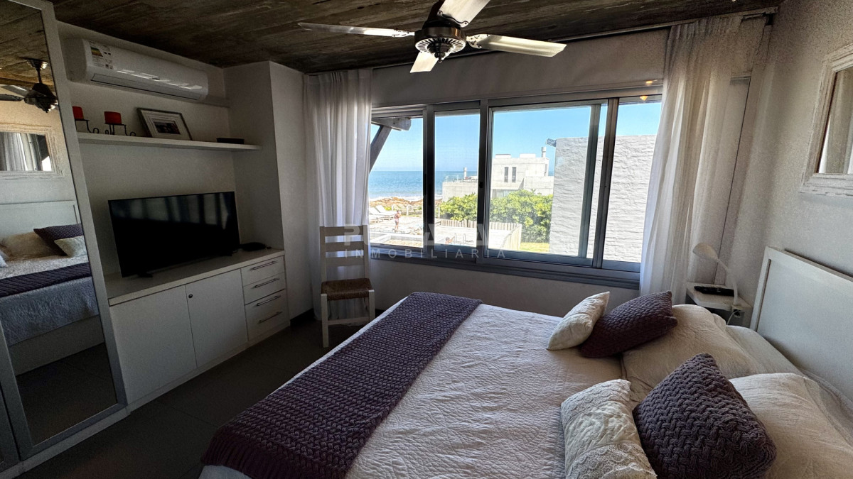 Apartamento ID.213853 - ALQUILER HERMOSO TRIPLEX CON VISTA AL MAR EN LA BARRA
