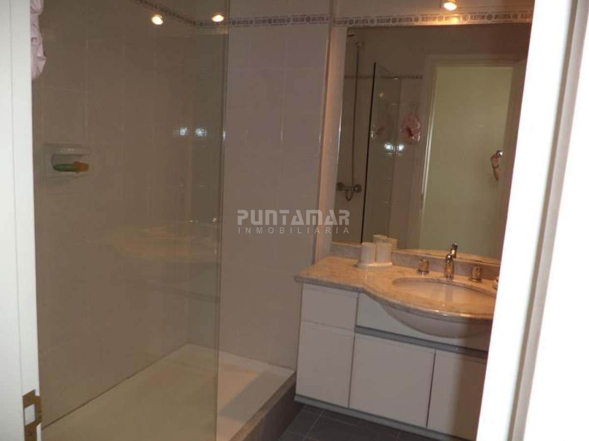 Apartamento ID.213500 - ALQUILER CONFORTABLE DEPTO DE 2 DORMS
