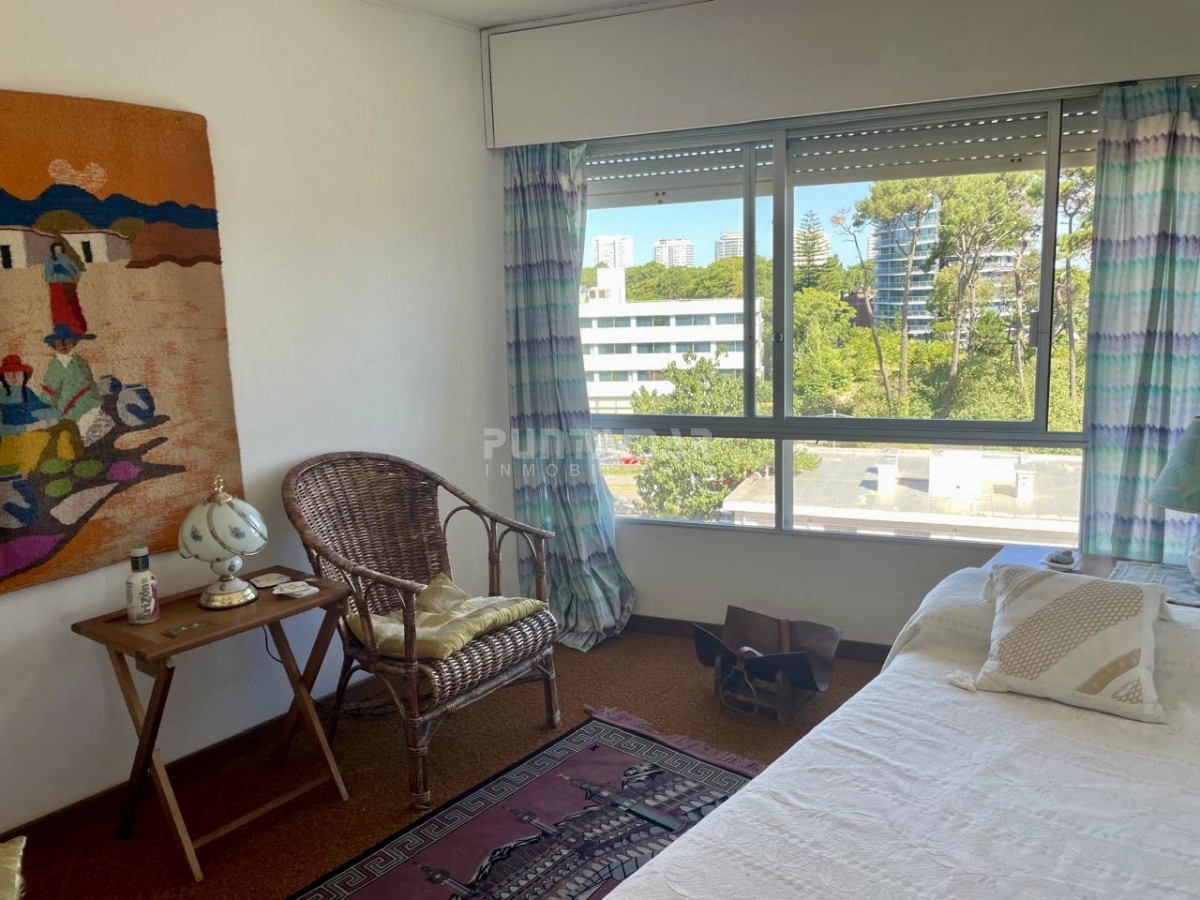 Apartamento ID.213655 - ALQUILER ANUAL DE APARTAMENTO DE 4 DORMITORIOS. PUNTA DEL ESTE