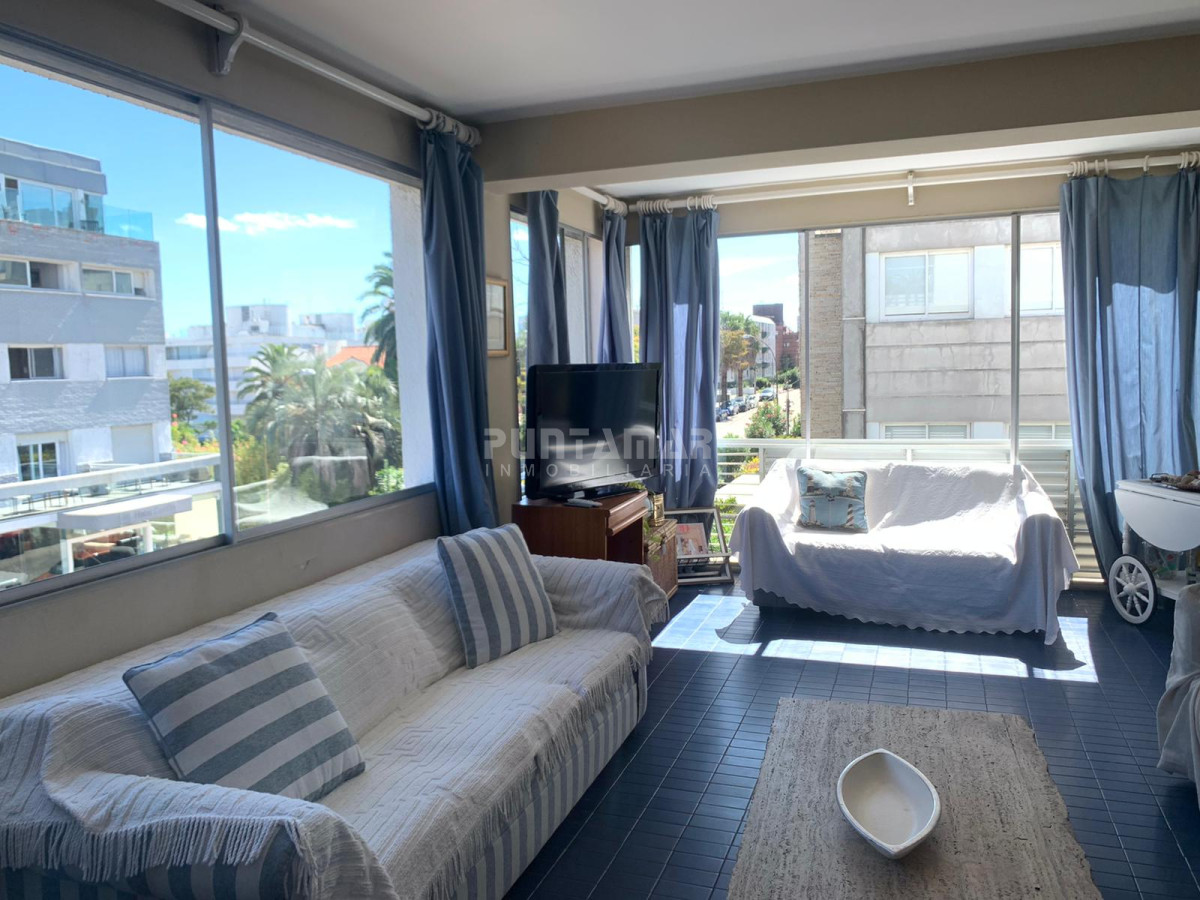 Apartamento ID.212268 - VENTA DE  APARTAMENTO  EN PUNTA DEL ESTE  A PASOS DEL PUERTO, 4 DORMITORIOS Y 3 BAÑOS