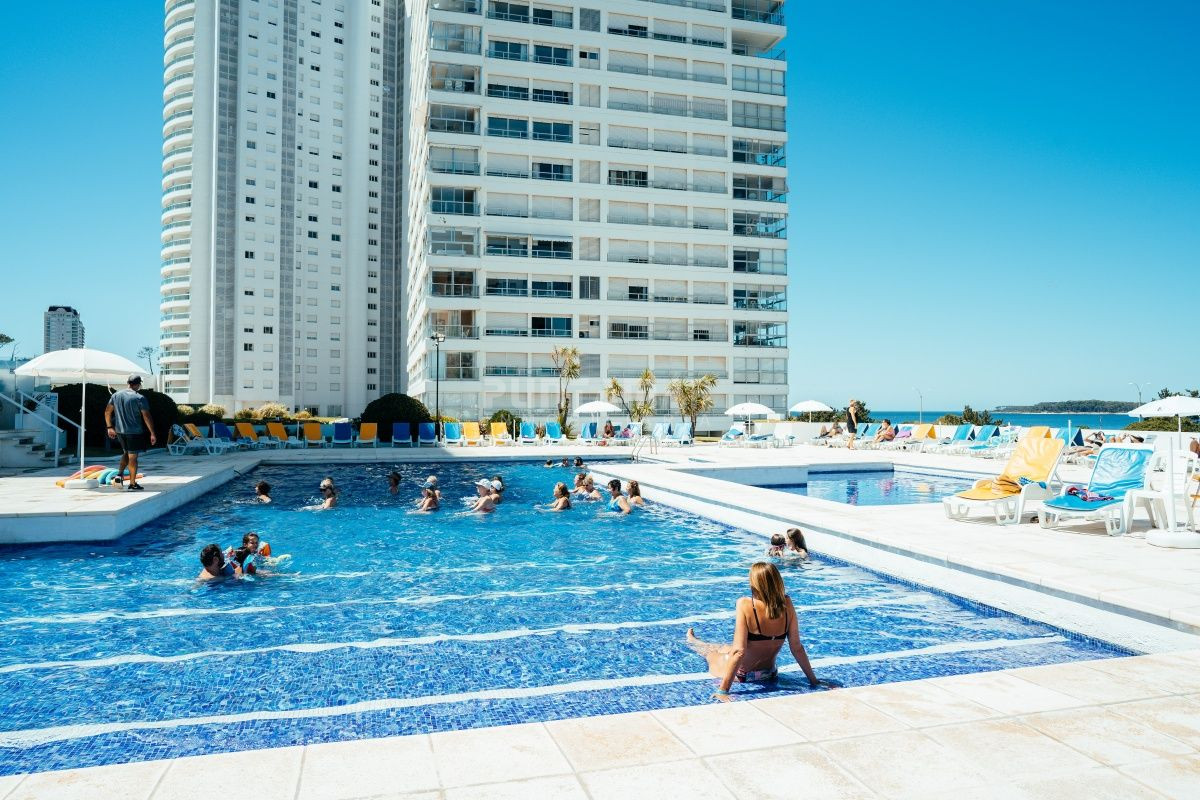 Apartamento ID.213101 - Lincoln Center Venta de amplio apartamento con todos los servicios frente al mar