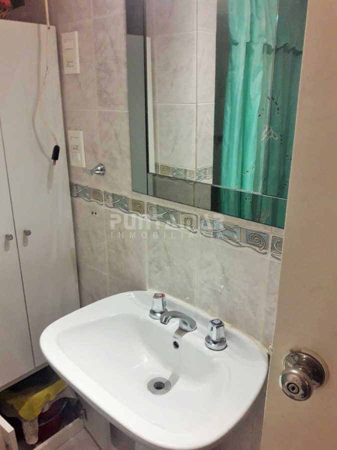 Apartamento ID.1267 - APARTAMENTO DE UN DORMITORIO UBICADO EN LA PENINSULA, CUENTA CON COCHERA Y GASTOS COMUNES BAJOS