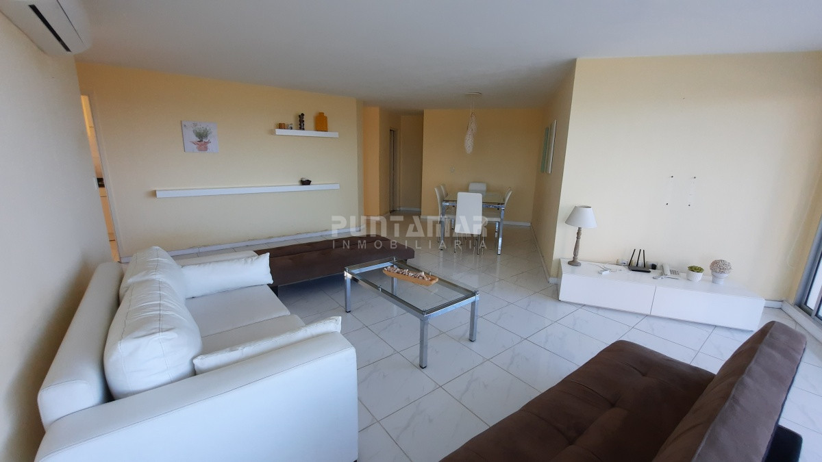 Apartamento ID.212985 - DEPARTAMENTO DE 3 DORMITORIOS CON VISTA AL MAR 