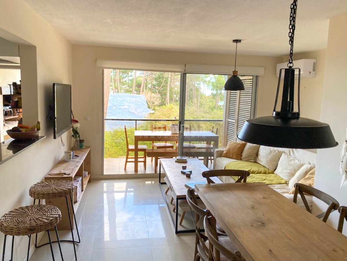 Apartamento ID.213073 - OPORTUNIDAD APARTAMENTO 2 DORM CON TERRAZA A 1 CUADRA DEL MAR