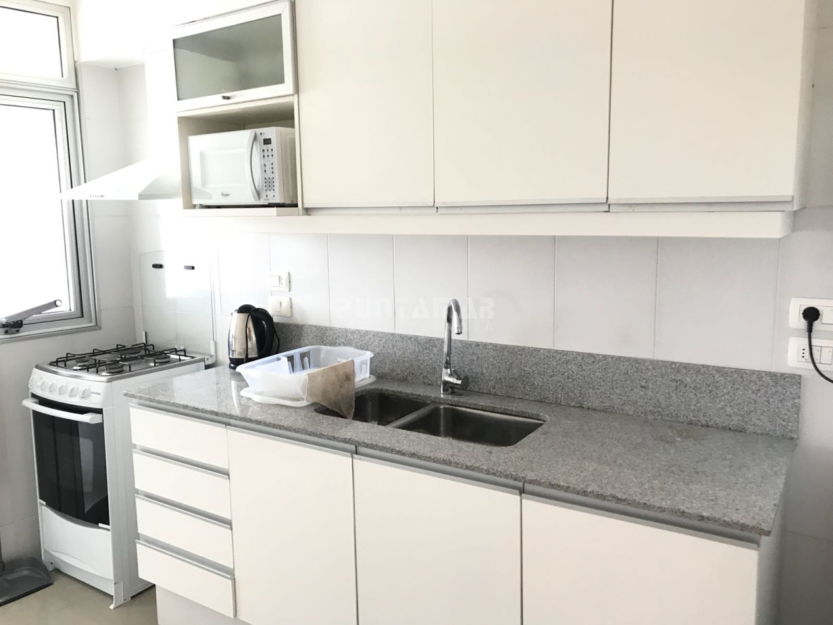 Apartamento ID.211840 - DIVINO APARTAMENTO UBICADO EN PLANTA BAJA CON TERRAZA AL PARQUE , PARRILLERO PROPIO Y  VISTA PANORAMICA HACIA LA PLAYA Y PUESTA DE SOL.