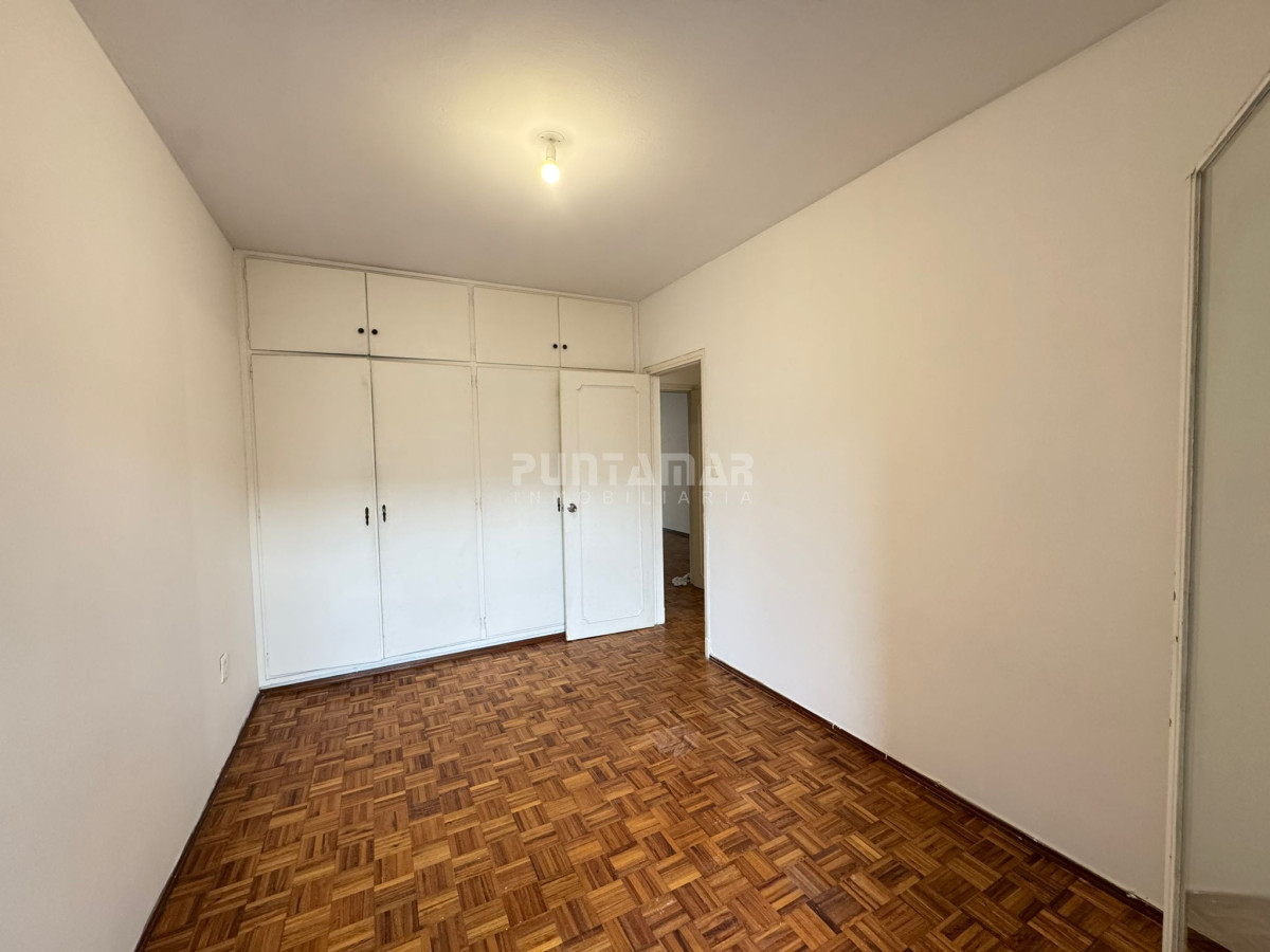 Apartamento ID.213675 - OPORTUNIDAD VENTA APARTAMENTO 2  DORMITORIOS EN POCITOS 100 METROS DE LA RAMBLA