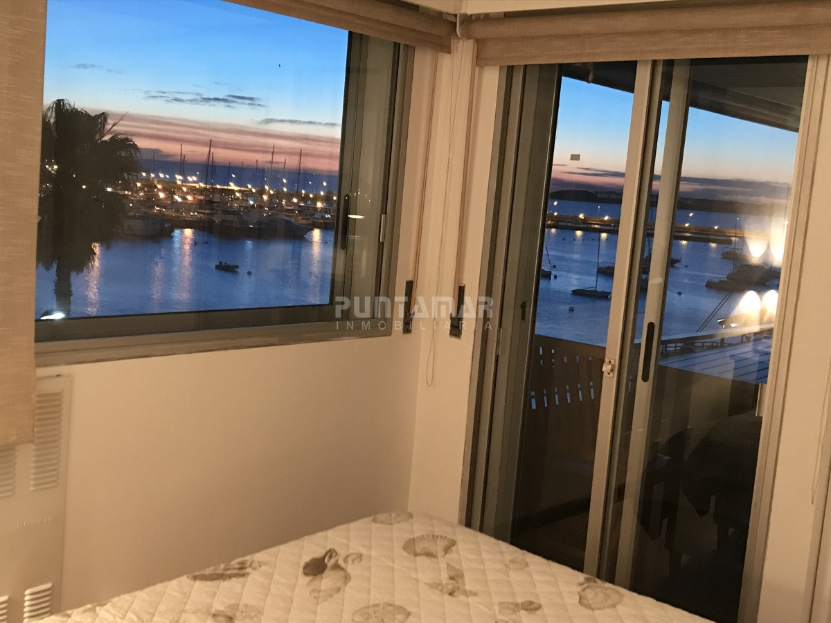 Apartamento ID.1032 - ALQUILER INVERNAL Y TEMPORADA DE VERANO, FRENTE AL PUERTO DE PUNTA DEL ESTE, CON HERMOSA VISTA AL MAR 