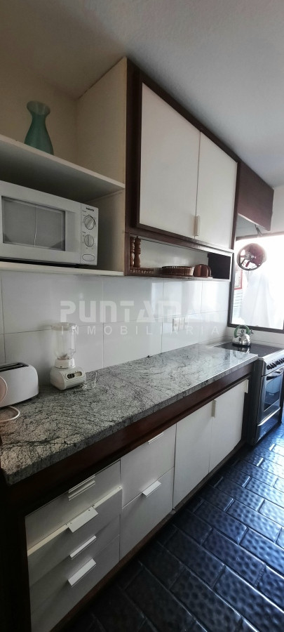 Apartamento ID.1274 - APARTAMENTO DE 3 DORMITORIOS EN LA PENÍNSULA CON BALCON AL FRENTE Y VISTA AL MAR