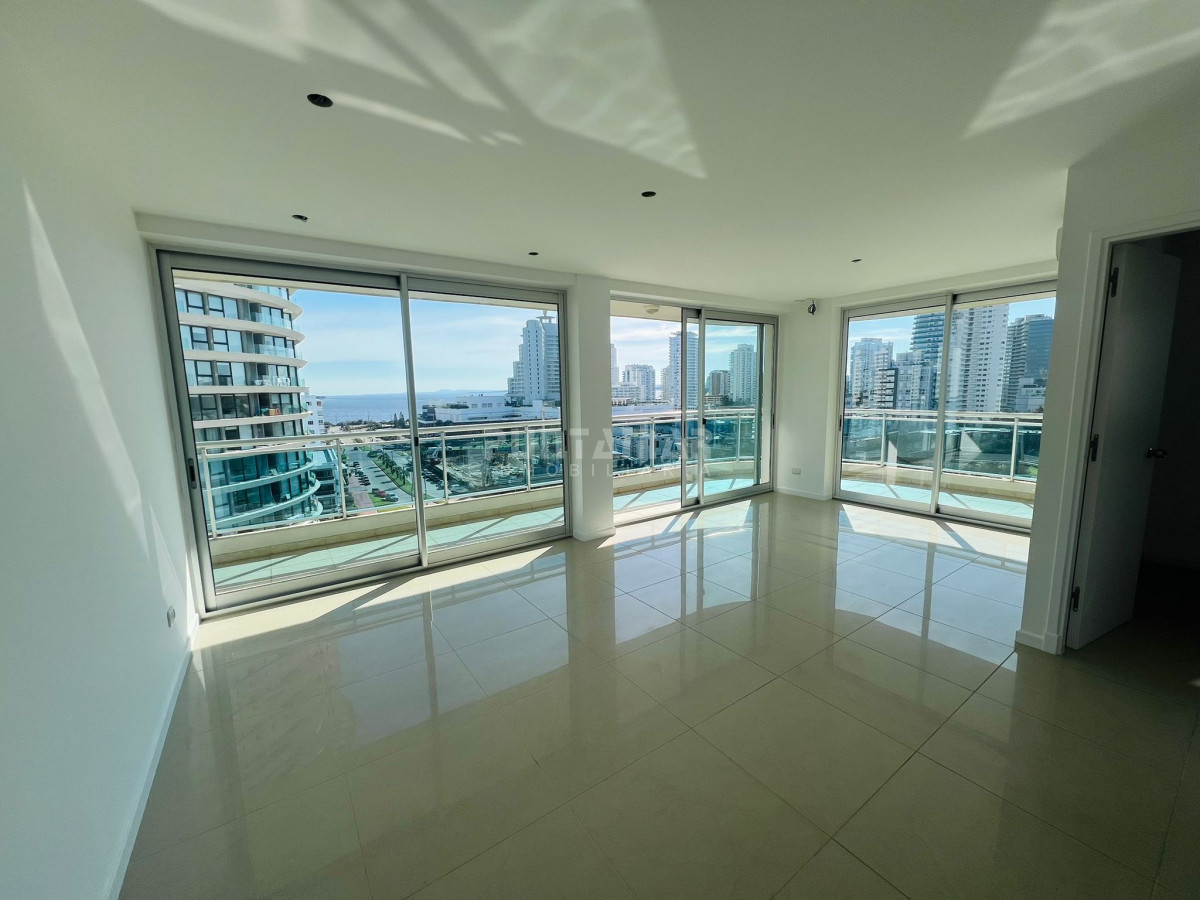 Apartamento ID.213731 - EXCLUSIVO PENTHOUSE DE 3 DORMITORIOS SOBRE AVENIDA CHIVERTA