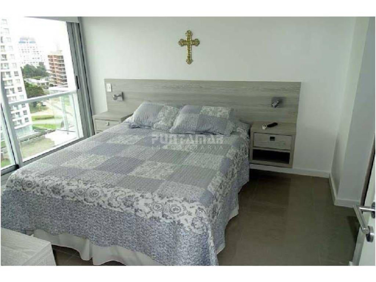Apartamento ID.212766 - EXCLUSIVO DEPARTAMENTO DE 2 DORMITORIOS CON TERRAZA, PARRILLERO Y JACUZZI PROPIOS