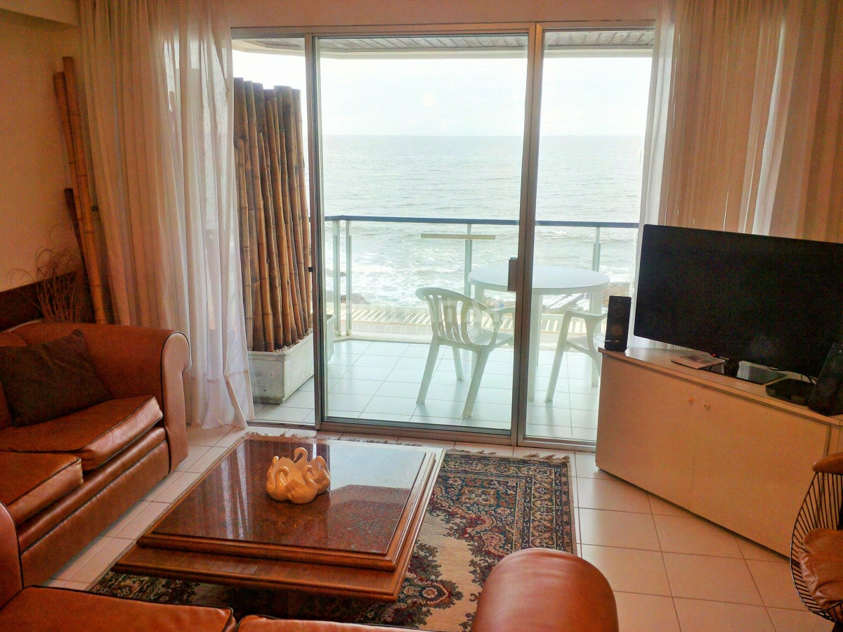 Apartamento ID.1290 - Departamento en alquiler en Peninsula, vista al mar, playa brava