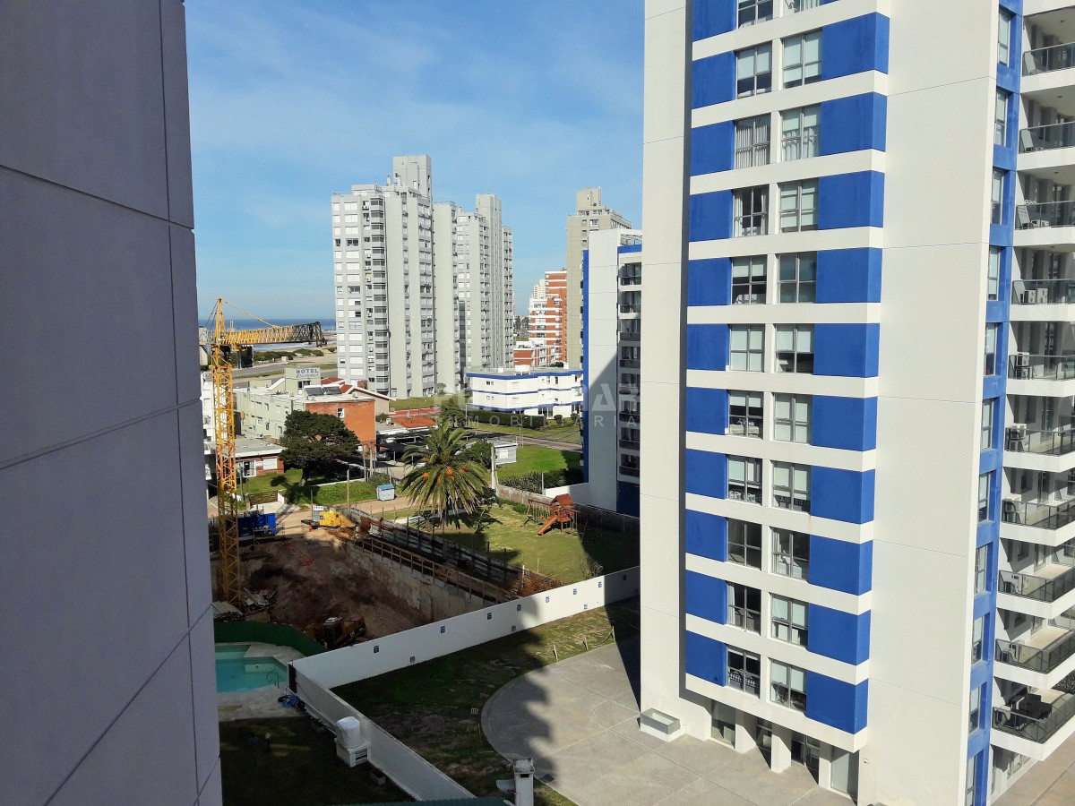 Apartamento ID.211857 - EDIFICIO CON AMENITIS A PASOS DE PLAYA BRAVA , DOS DORMITORIOS Y DEPENDENCIA DE SERVICIO.